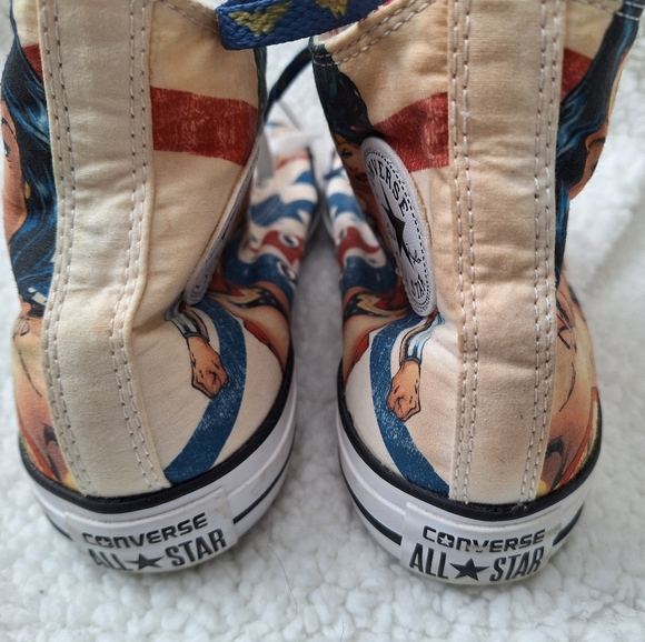 ConverseWonder Woman High Top Chuck Taylors Womens Size 9 - Picture 5 of 10